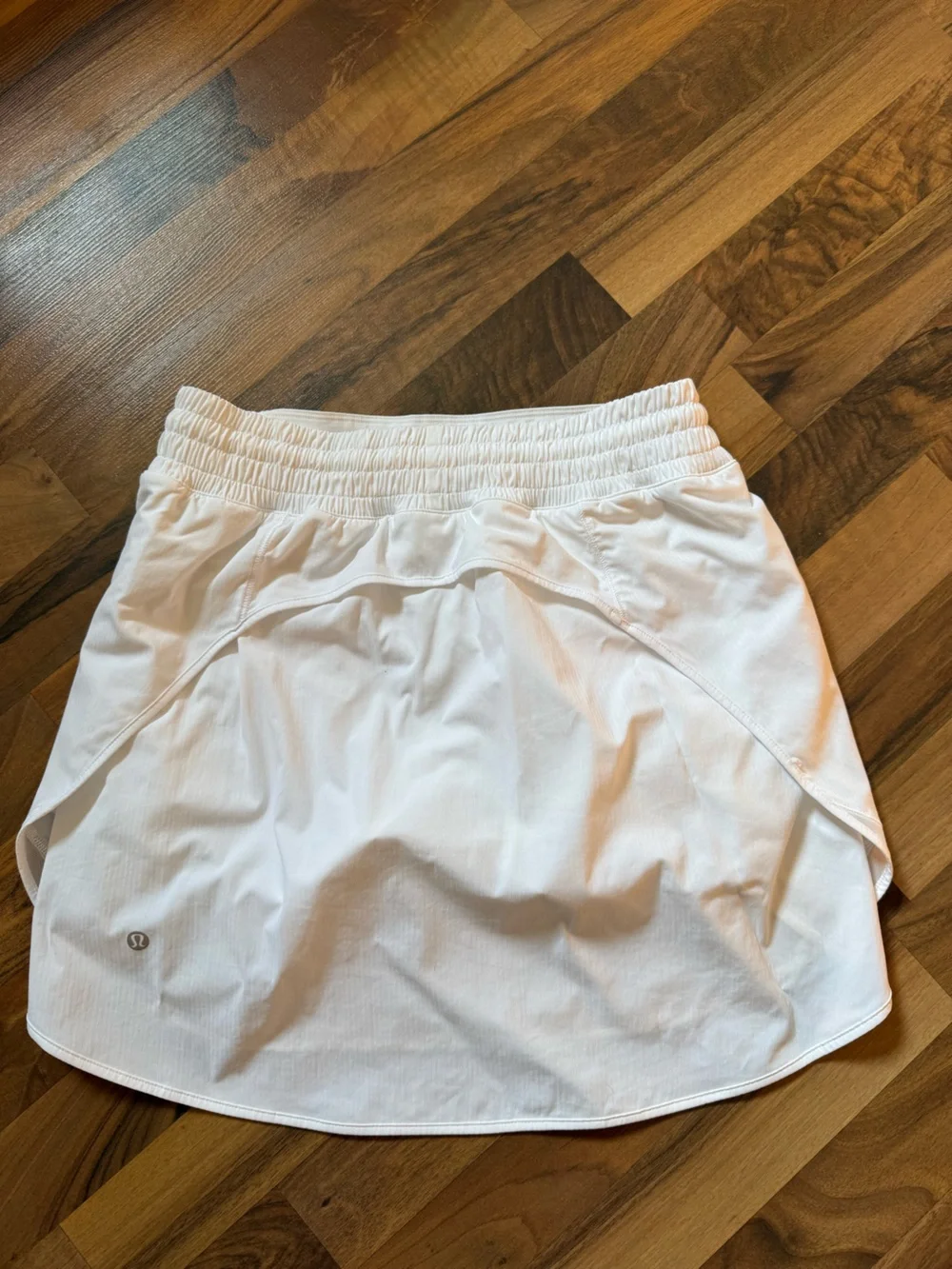 Lululemon Hotty Hot High-Rise Skirt in white size 8